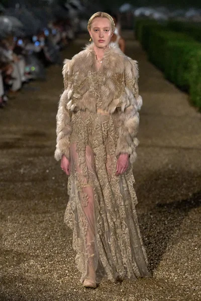 Look 14